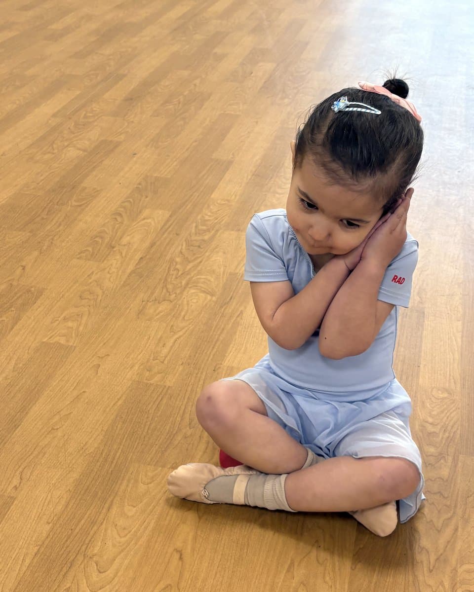 Young ballet dancer at En Pointe Theatre Arts Cardiff