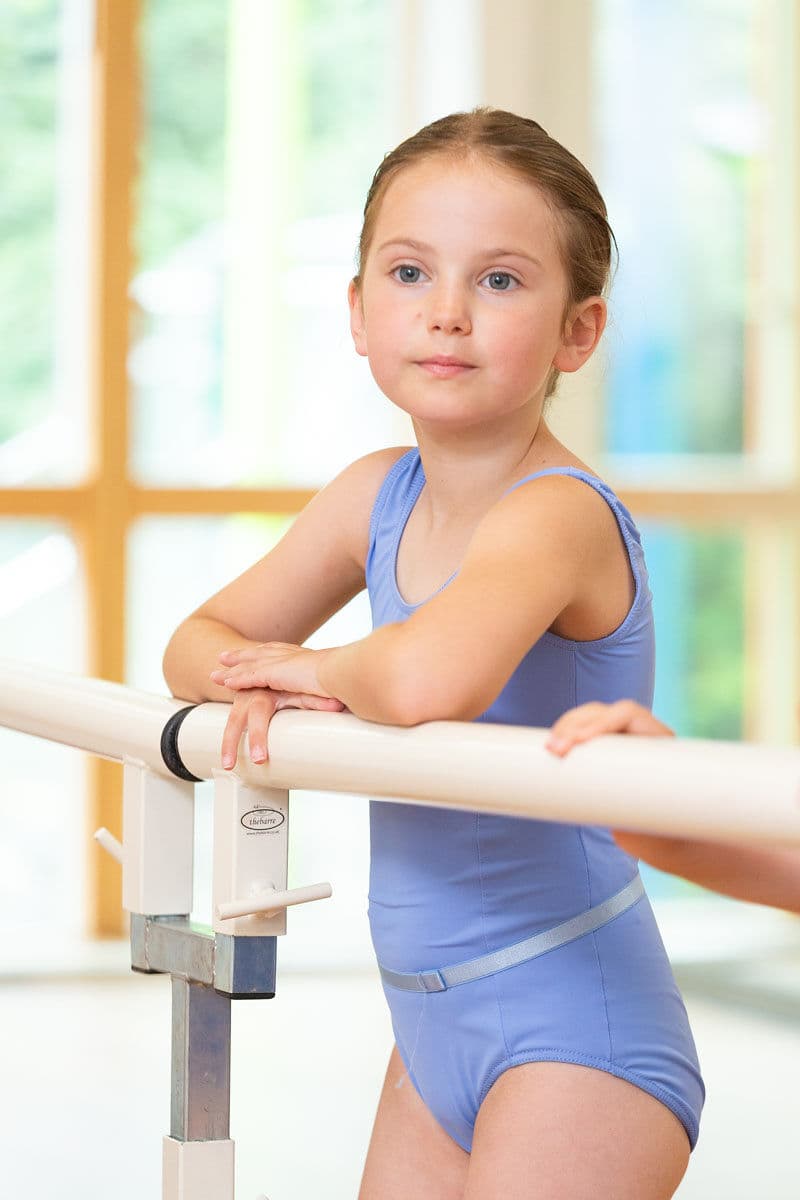 RAD Grade 1 Ballet student at the barre at En Pointe Cardiff