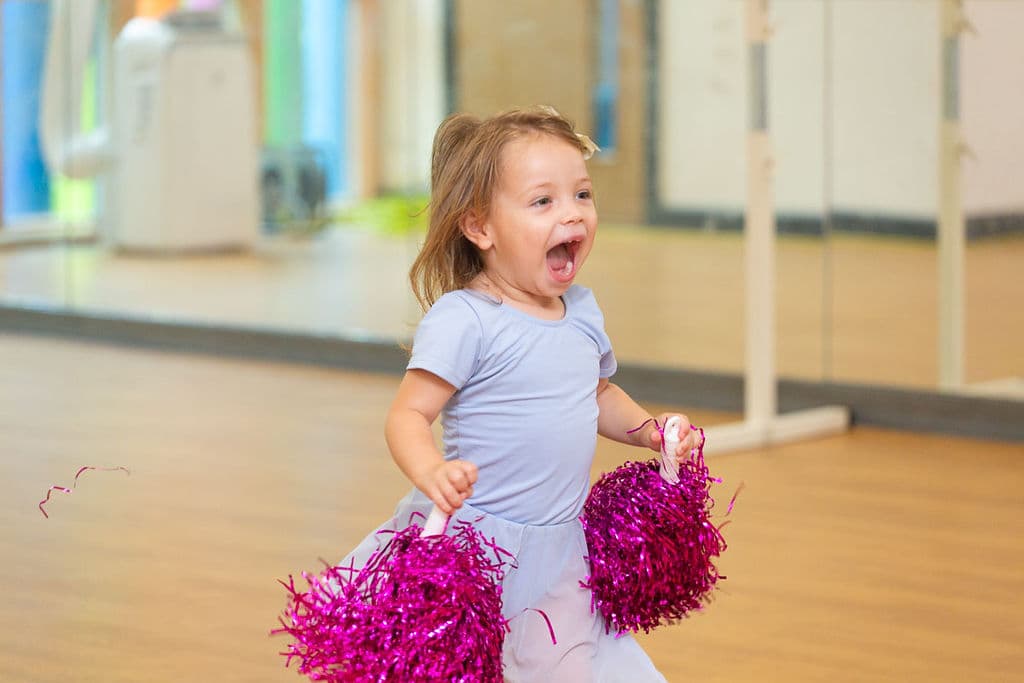 Toddler in Tiny Ballet class at En Pointe Theatre Arts Cardiff